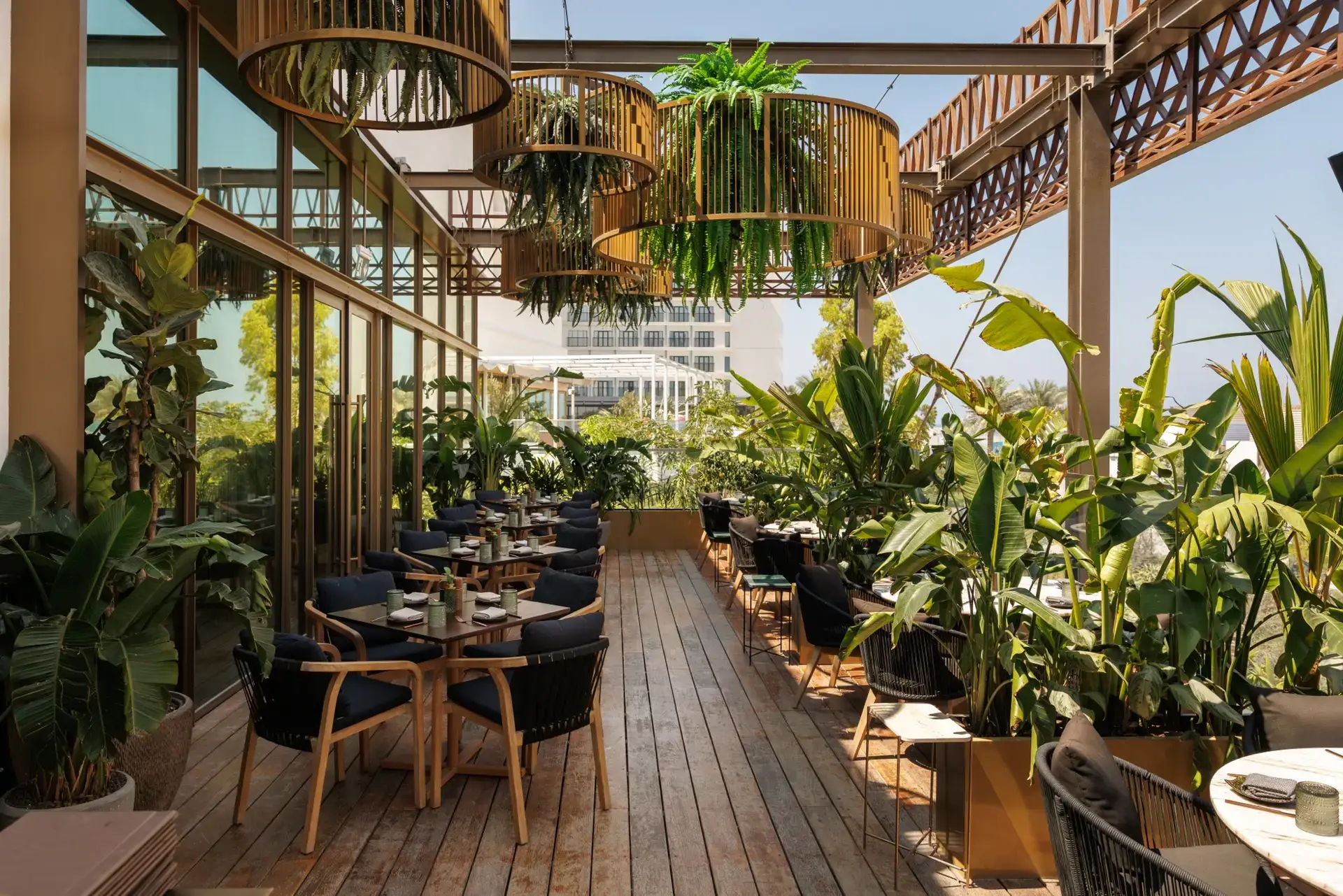 Dubai's Hottest Saturday: Spanish Brunch &amp; Beach Party at Lúnico, J1 Beach