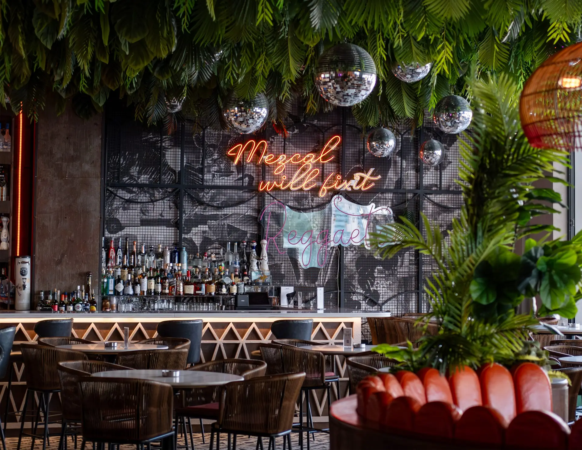 Discover Barbossa Yas Bay, Abu Dhabi's hottest Mexican spot! Indulge in unlimited margaritas, tacos, live music, and vibrant Latin American flavors. Explore daily deals, business lunch, and weekend brunch for an unforgettable dining and entertainment experience.