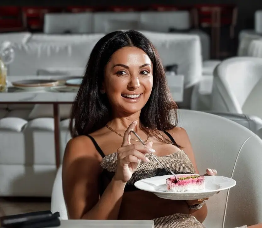 Discover how Ganzhina Maibalieva, General Manager of Chalet Berezka, masterfully navigates Dubai's competitive luxury F&B scene. Gain exclusive insights into elite hospitality, emerging trends, and her unique leadership philosophy.