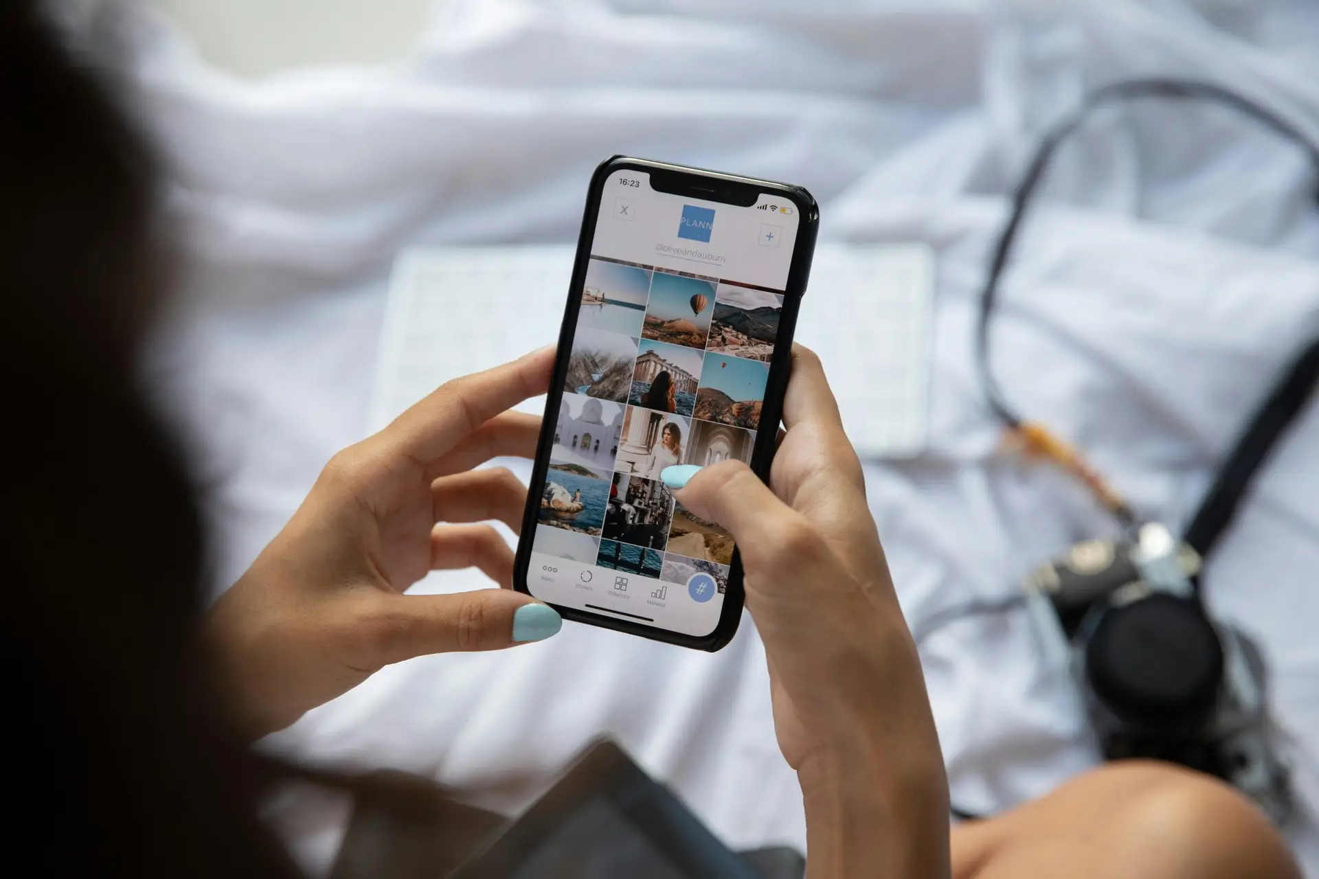A new Kaspersky survey reveals that while few travelers use AI to plan trips, those who do are highly satisfied. Learn how to use AI for your next adventure and stay safe online.