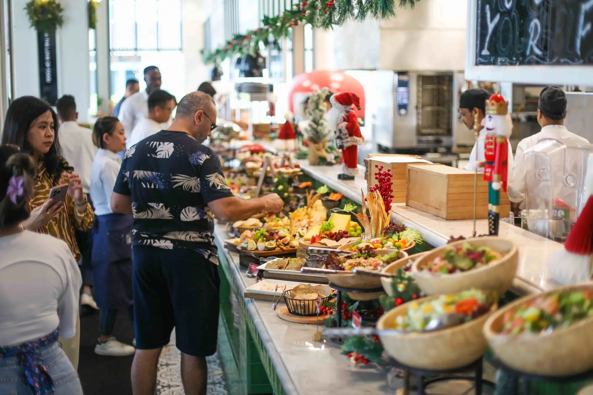 Maison Mathis at voco Dubai The Palm Brings the Festive Spirit to Palm Jumeirah