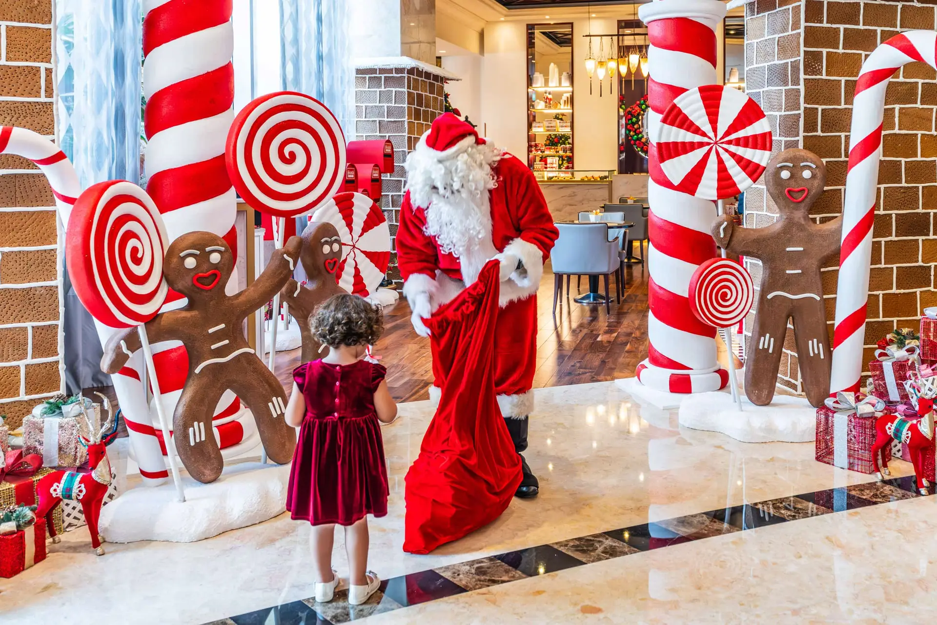 Beach Rotana Abu Dhabi hosts a month of festive celebrations, including Turkey Takeaway (AED 600), Santa Meet-and-Greet, and a grand New Year’s Eve Beachfront Gala Dinner (from AED 1,250).