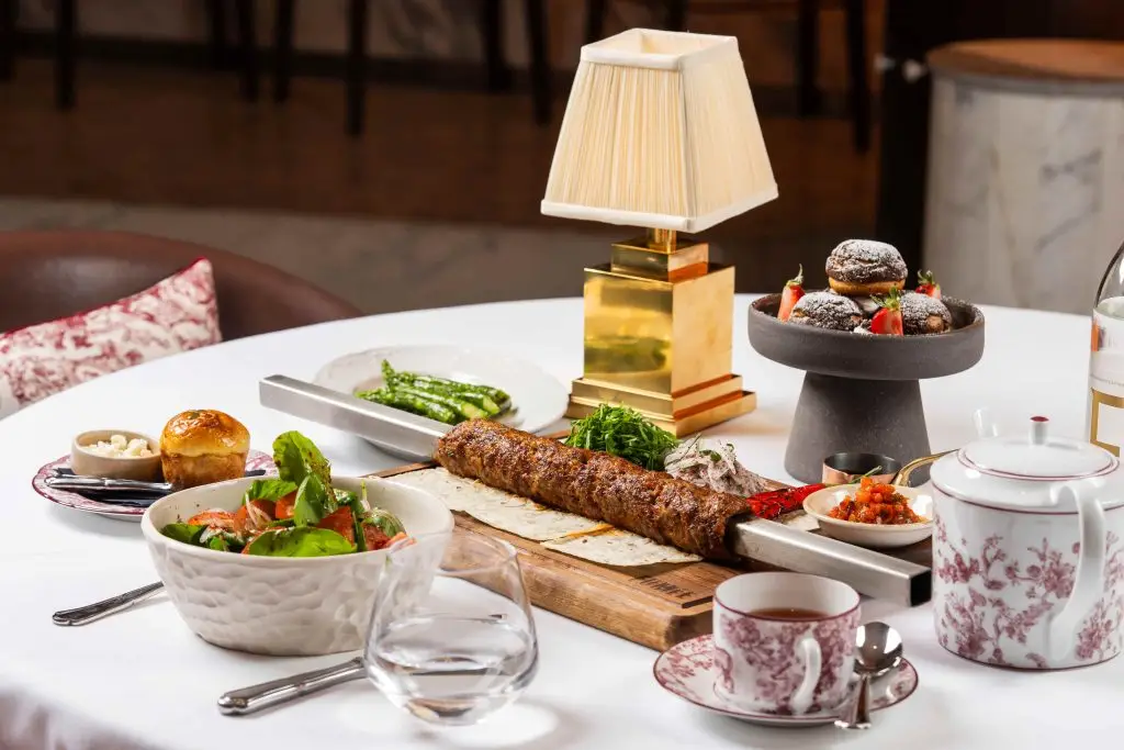 Fumée Steakhouse introduces two new experiences: A three-course Weekday Lunch (from AED 119) and the Steak & Grape evening (AED 235), featuring Angus cuts and Truffle Beef Tartar.