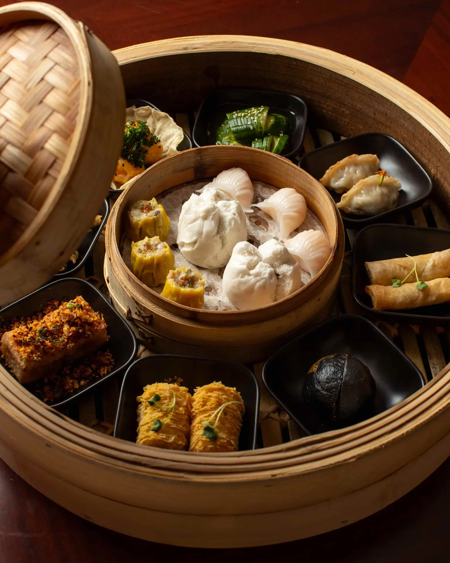 Experience the Dim Sum Dynasty Brunch at MìMì Meì Faìr (Saturdays, from AED 198). Indulge in unlimited dim sum and refined elegance in Downtown Dubai.