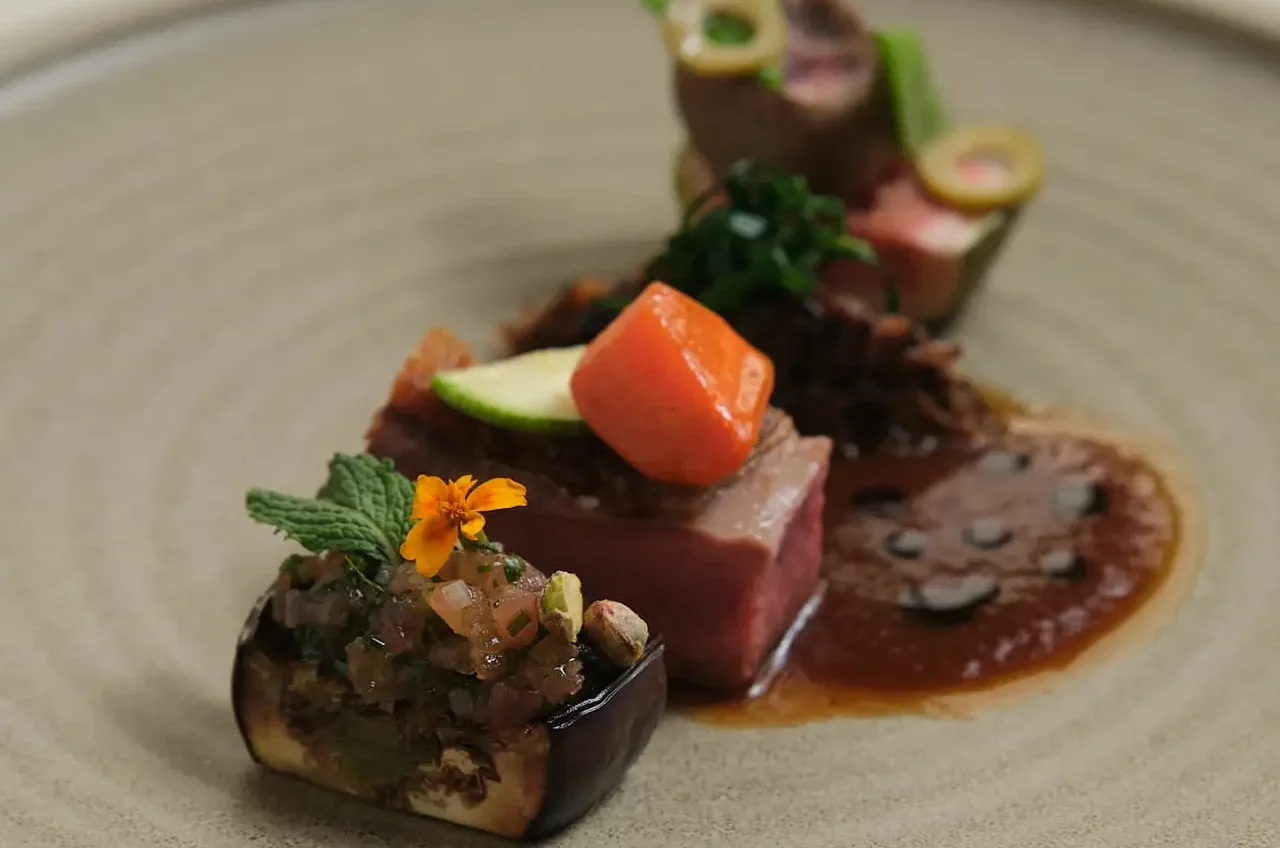 Read our review of the new experience menu by Chef Syrco Bakker at Farmhouse by Syrco, The Ritz-Carlton RAK. More on Hotels of UAE.