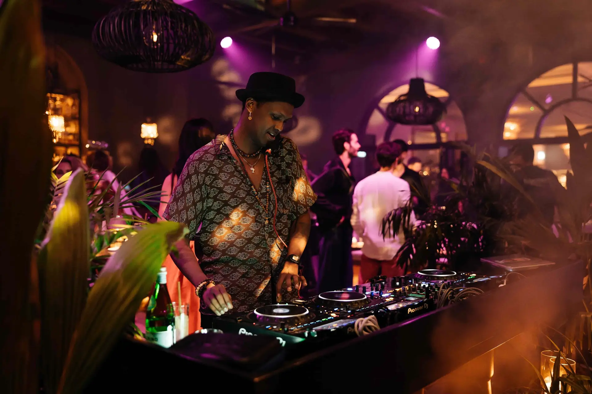 Experience Grand Ceremonia this NYE 2026 at GITANO Dubai (J1 Beach). Enjoy modern Mexican cuisine, live entertainment, and stunning Burj Khalifa fireworks views from 995 AED.