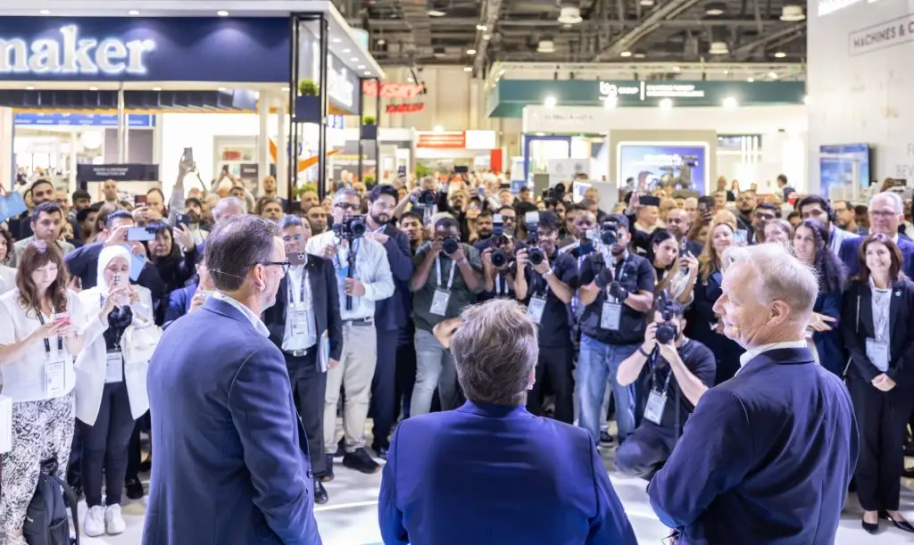 Gulfood Manufacturing 2025 concluded its largest edition yet, confirming the UAE as a global hub for F&B manufacturing. Key deals included SIG’s 9 filling lines sale and Tetra Pak’s global product launch.