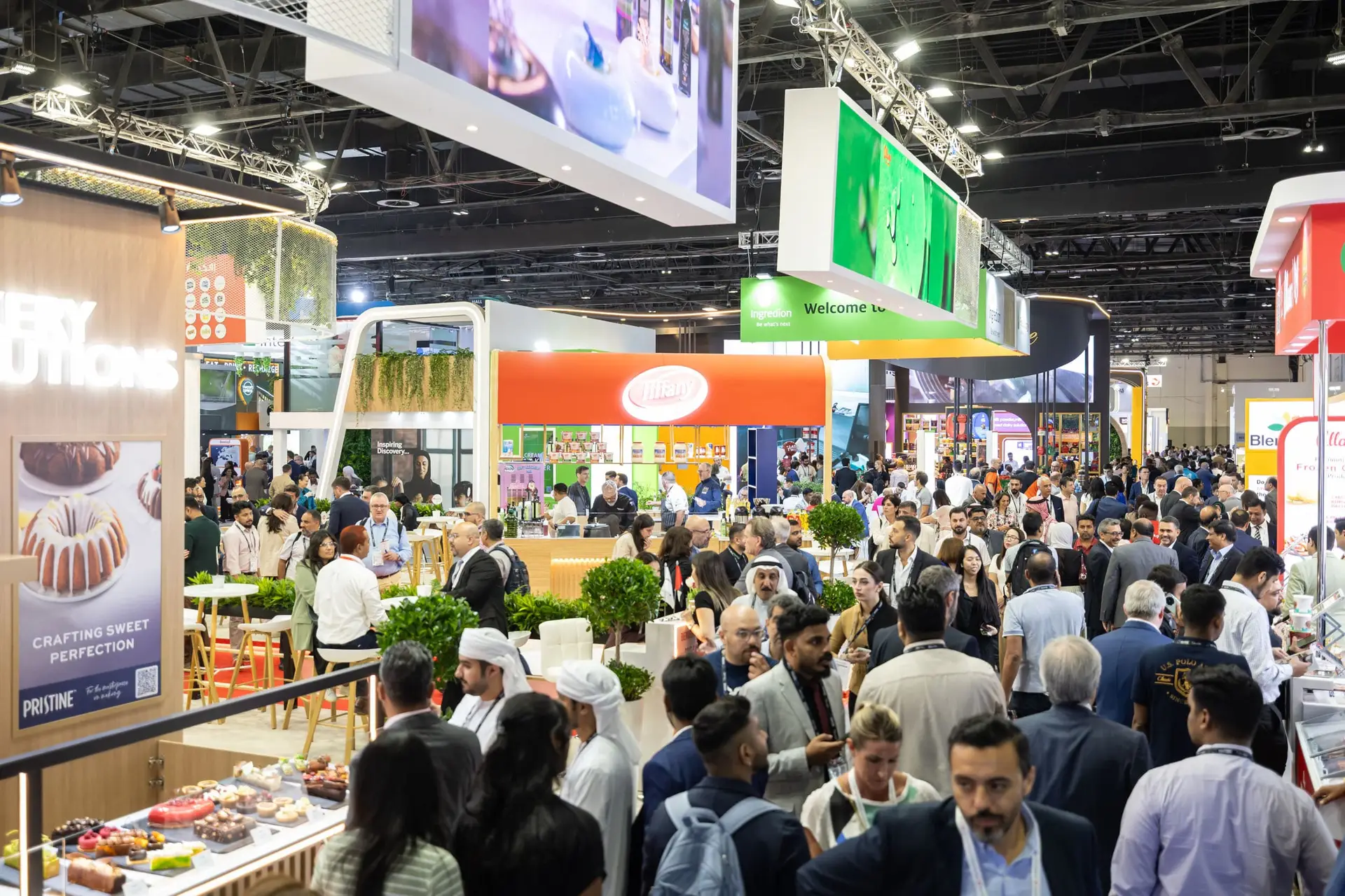 Gulfood Manufacturing 2025 concluded its largest edition yet, confirming the UAE as a global hub for F&B manufacturing. Key deals included SIG’s 9 filling lines sale and Tetra Pak’s global product launch.