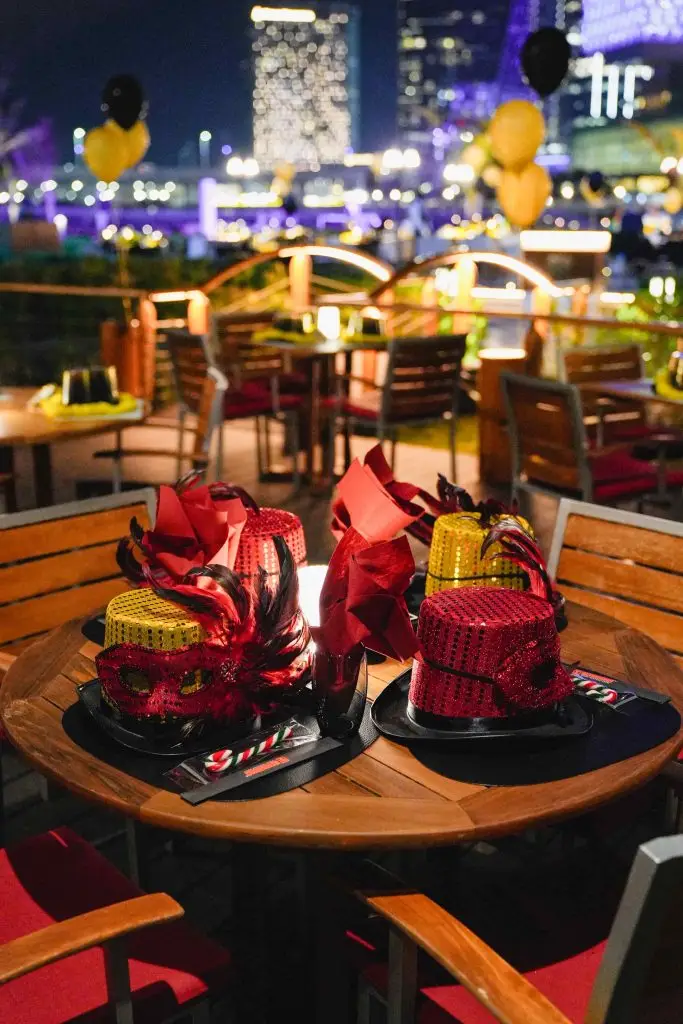 Beach Rotana Abu Dhabi hosts a month of festive celebrations, including Turkey Takeaway (AED 600), Santa Meet-and-Greet, and a grand New Year’s Eve Beachfront Gala Dinner (from AED 1,250).