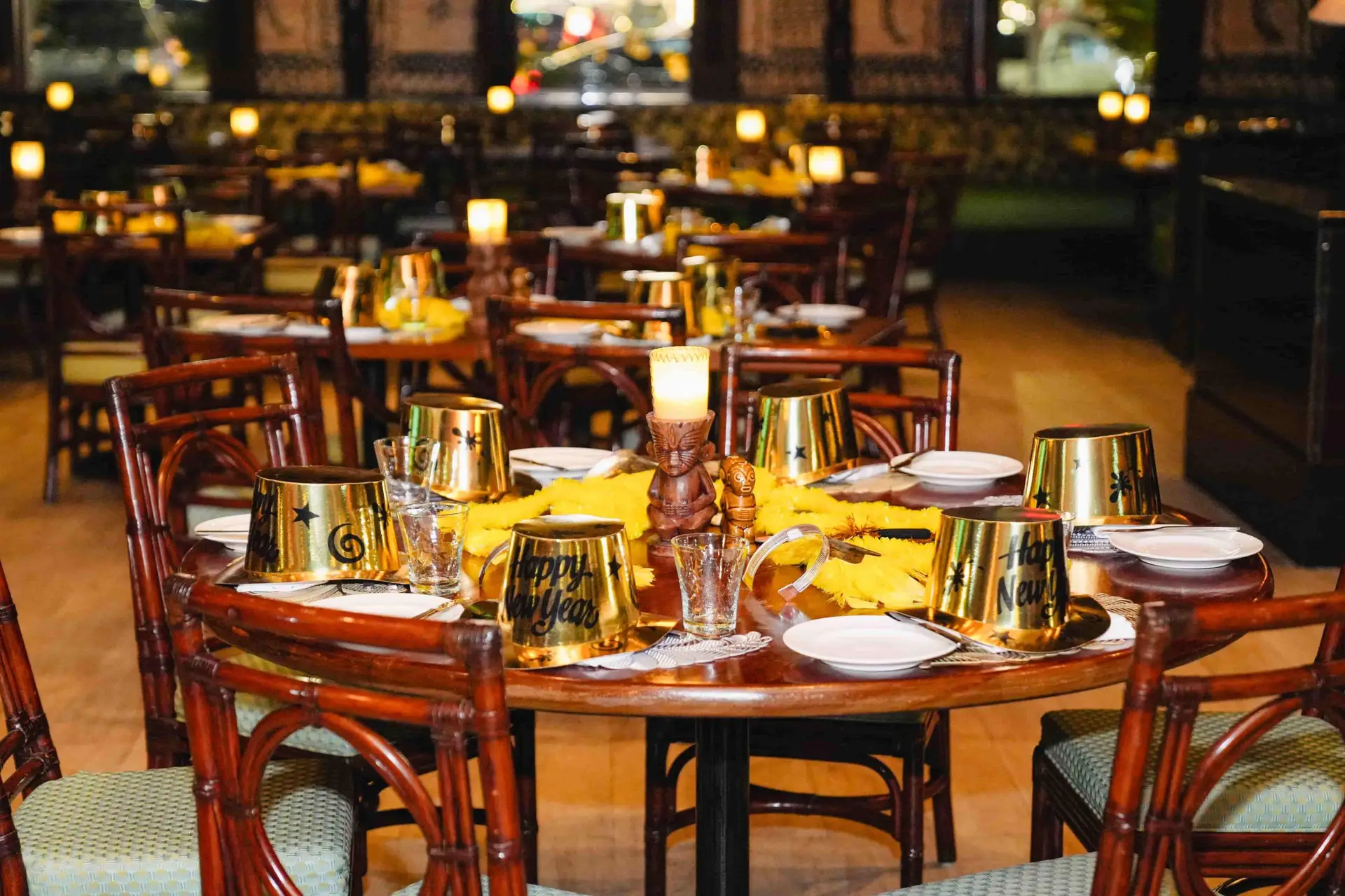 Beach Rotana Abu Dhabi hosts a month of festive celebrations, including Turkey Takeaway (AED 600), Santa Meet-and-Greet, and a grand New Year’s Eve Beachfront Gala Dinner (from AED 1,250).