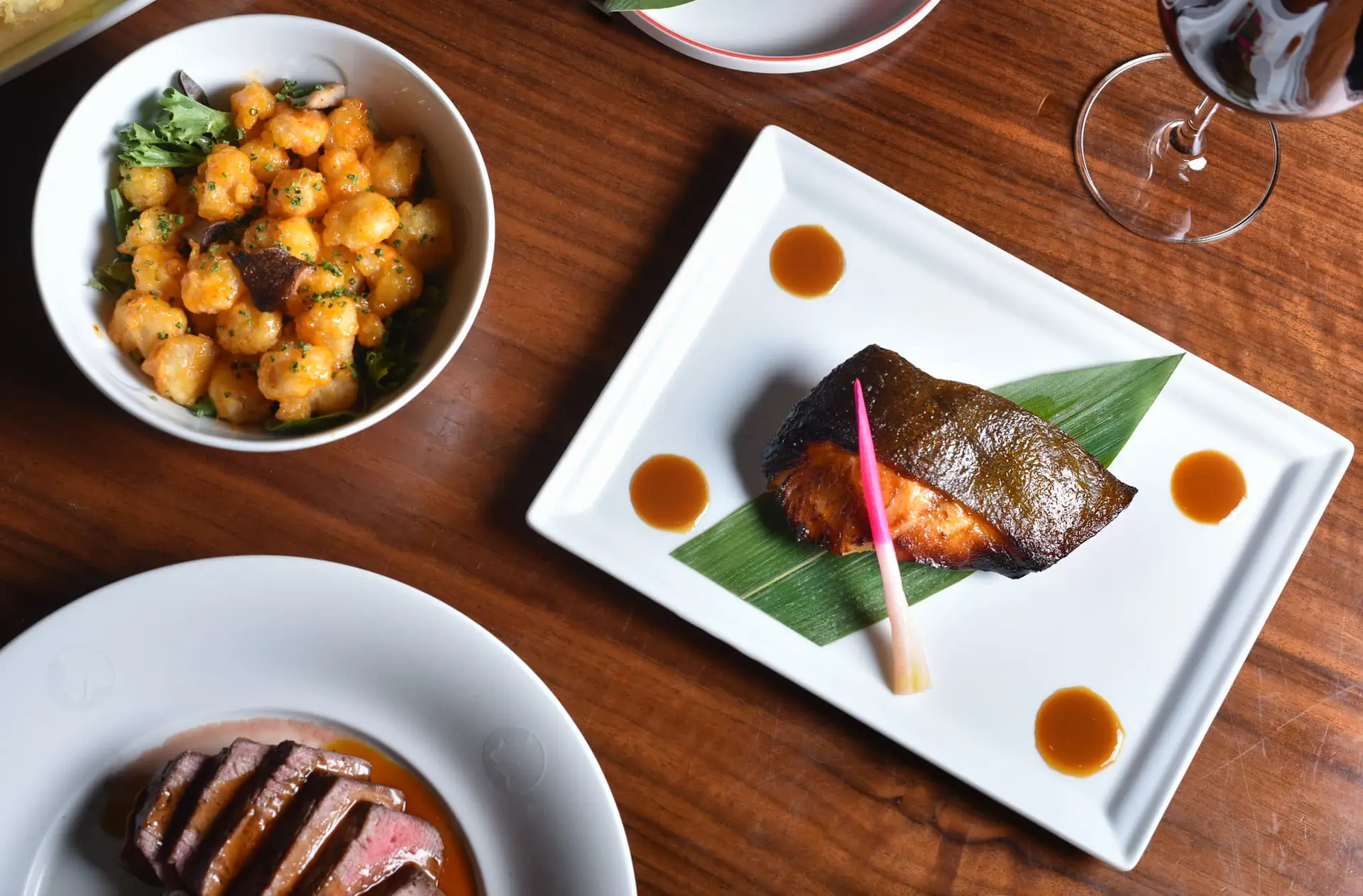 Nobu debuts an exclusive pop-up restaurant at Yas Marina for Race Weekend (Dec 1-7, 2025). Experience the iconic Black Cod Miso and luxury Japanese cuisine.