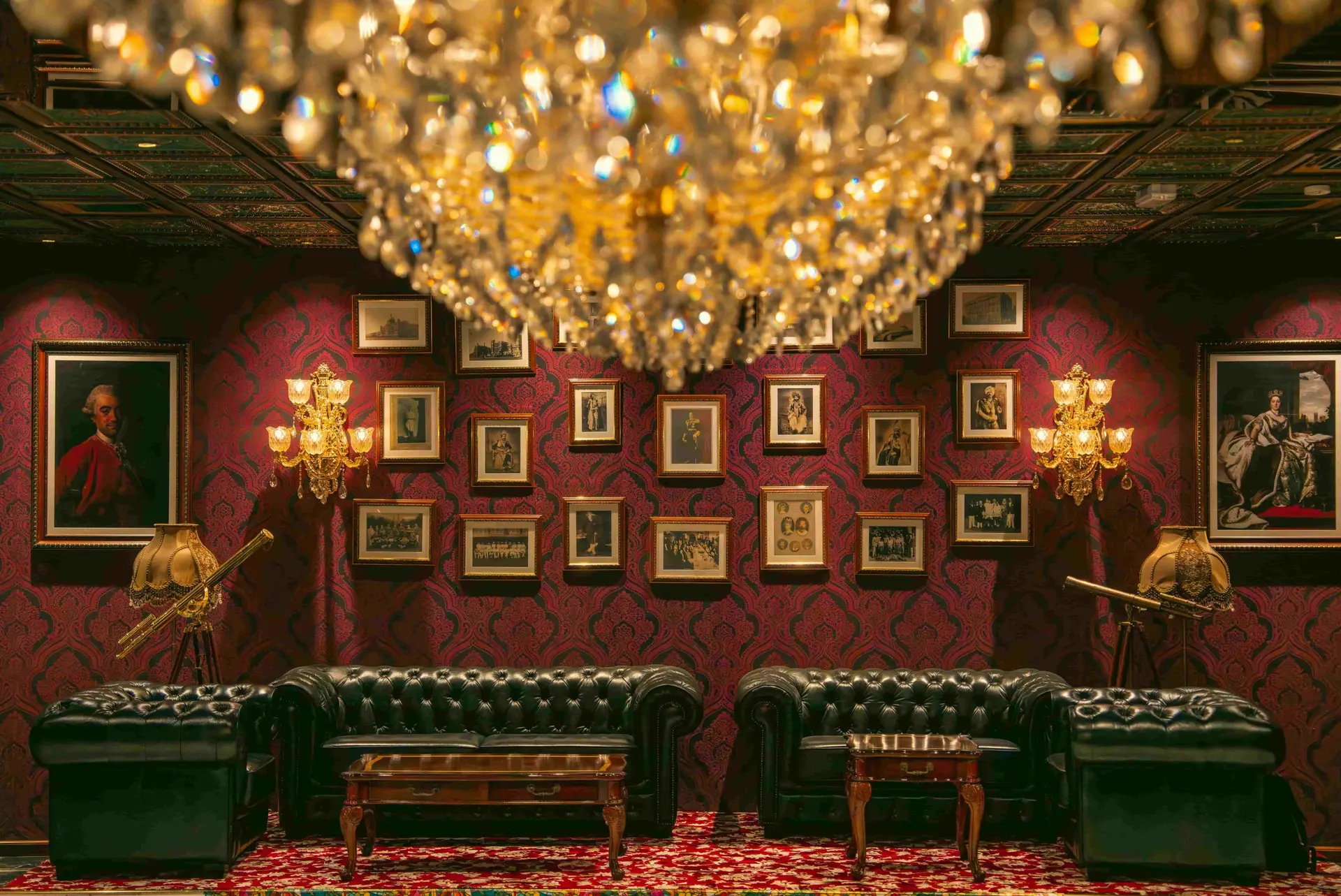 Viceroy’s Table launches its new Business Lunch (Mon–Sat, 12 PM–4 PM). Enjoy two or three courses of Begum’s Butter Chicken, Tikka, and more for only AED 100.