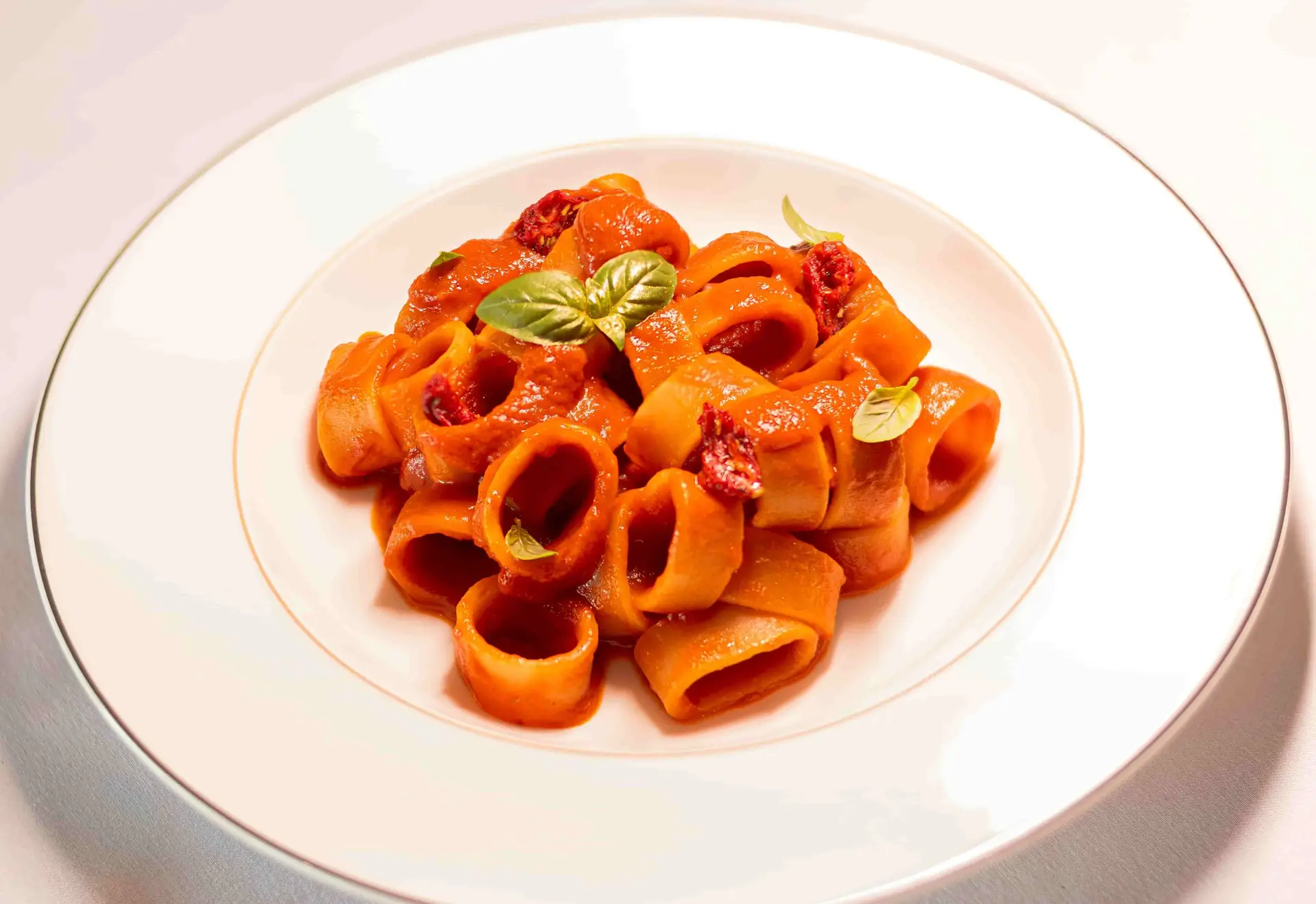 Roberto’s DIFC prepares to relaunch in January 2026 with renewed elegance, elevated Italian cooking, and a timeless Milanese design after training with Michelin-starred Chef Bartolini.