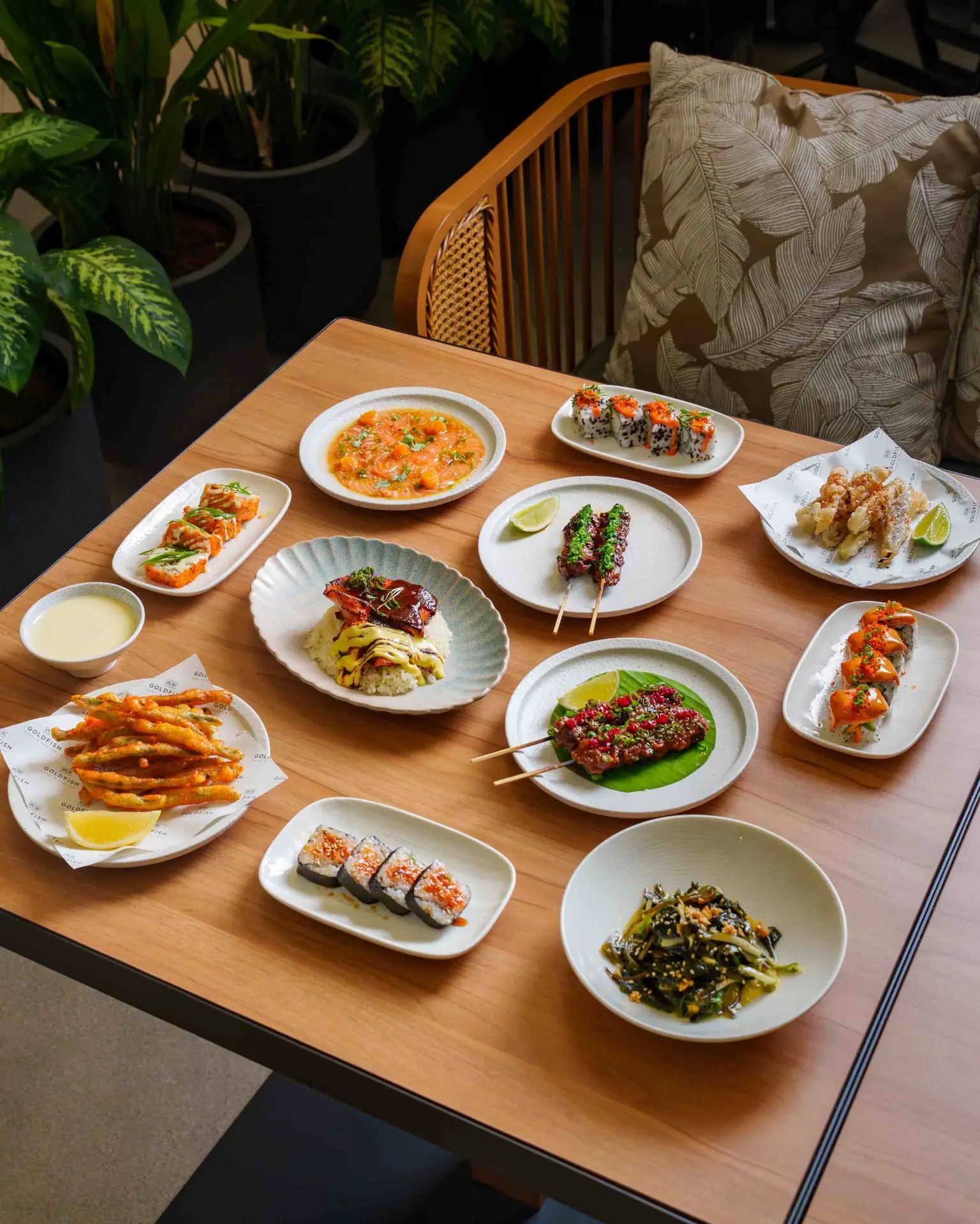 Explore Abu Dhabi's premier dining destinations, from the Michelin-selected NIRI and Li Jiang to the vibrant Barbossa at Yas Bay. Discover the city's finest luxury F&B.