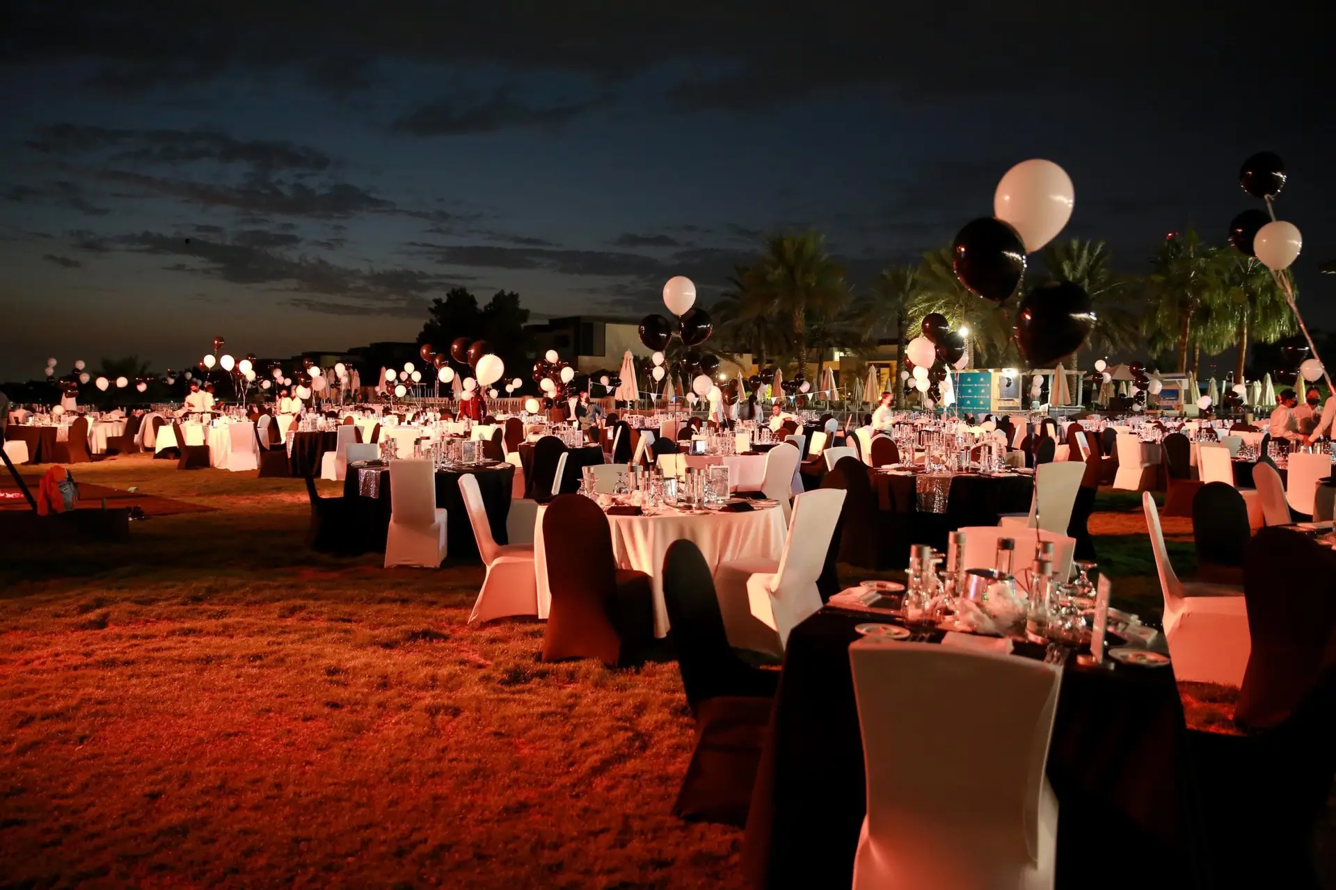 Plan your perfect night with the ultimate guide to Dubai New Year's Eve 2026 and Abu Dhabi galas. Featuring luxury packages at Kempinski Palm Jumeirah (007 Gala), Rixos Saadiyat Island, Fairmont The Palm, and exclusive firework views from Ciel and Blume.