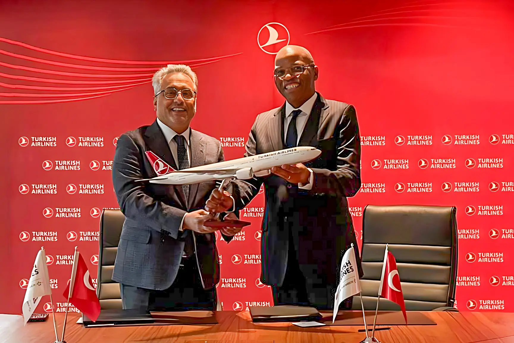 Turkish Airlines and South African Airways sign a strategic codeshare agreement to enhance travel between Istanbul and Africa. Explore new flight options to Cape Town, Johannesburg, and beyond.