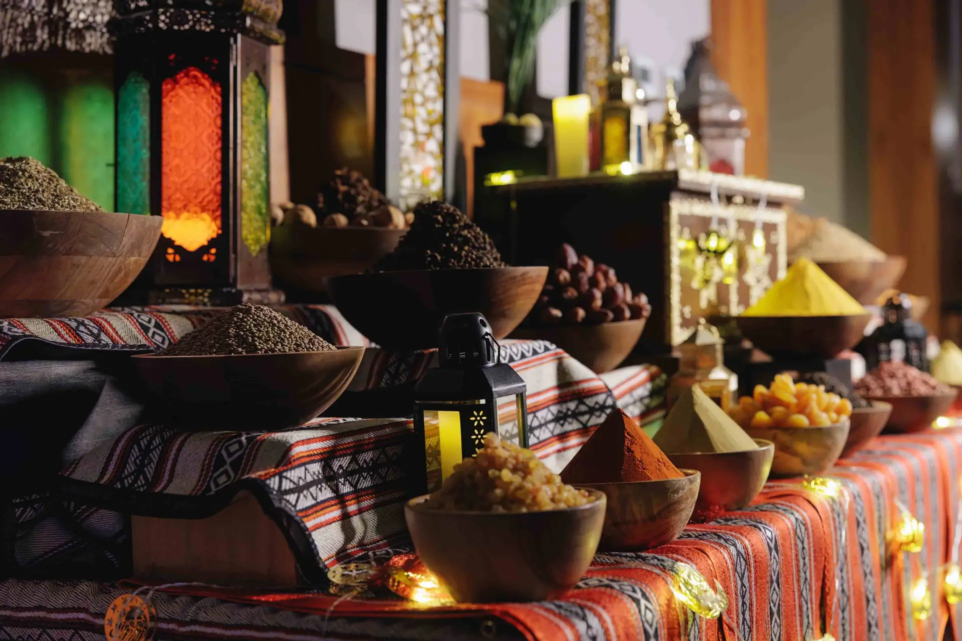 Discover the most refined Iftar and Suhour experiences in Abu Dhabi for 2026. From the Grand Canal to Saadiyat Island, explore curated menus, artisanal markets, and coastal dining.