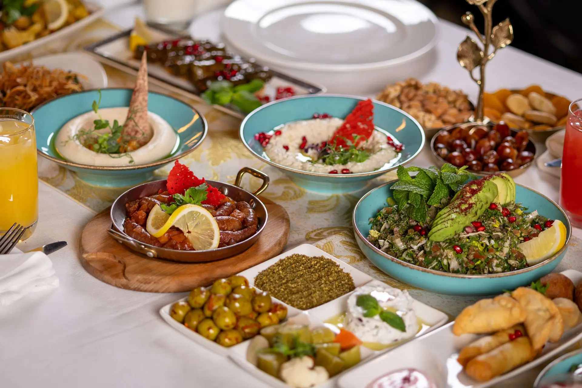 Discover the most refined Iftar and Suhour experiences in Abu Dhabi for 2026. From the Grand Canal to Saadiyat Island, explore curated menus, artisanal markets, and coastal dining.