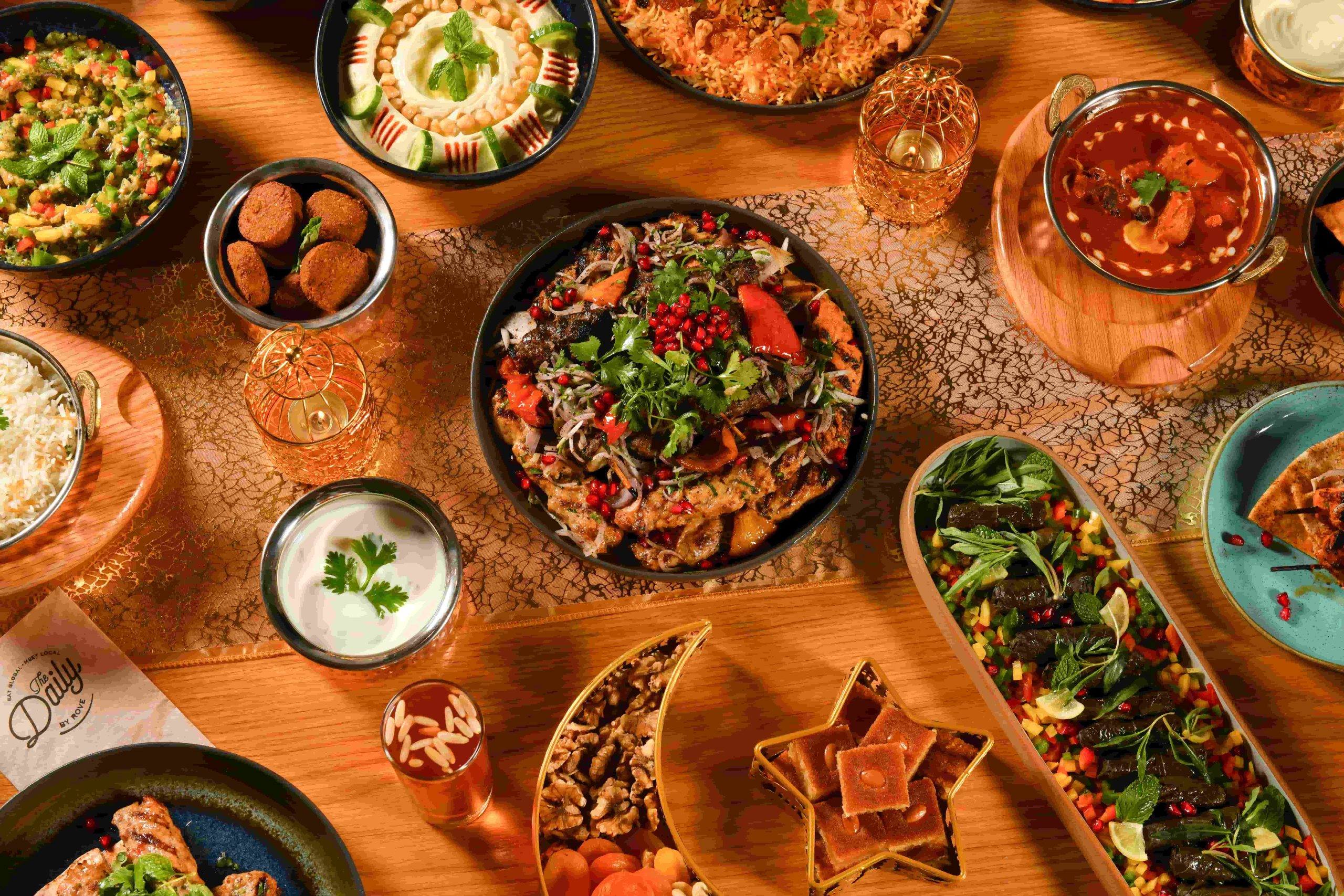 Explore the ultimate Ramadan 2026 guide. From farm-to-table Iftars in Deira to luxury staycations at JA Ocean View and Vida Hotels, discover where to celebrate the Holy Month in the UAE.