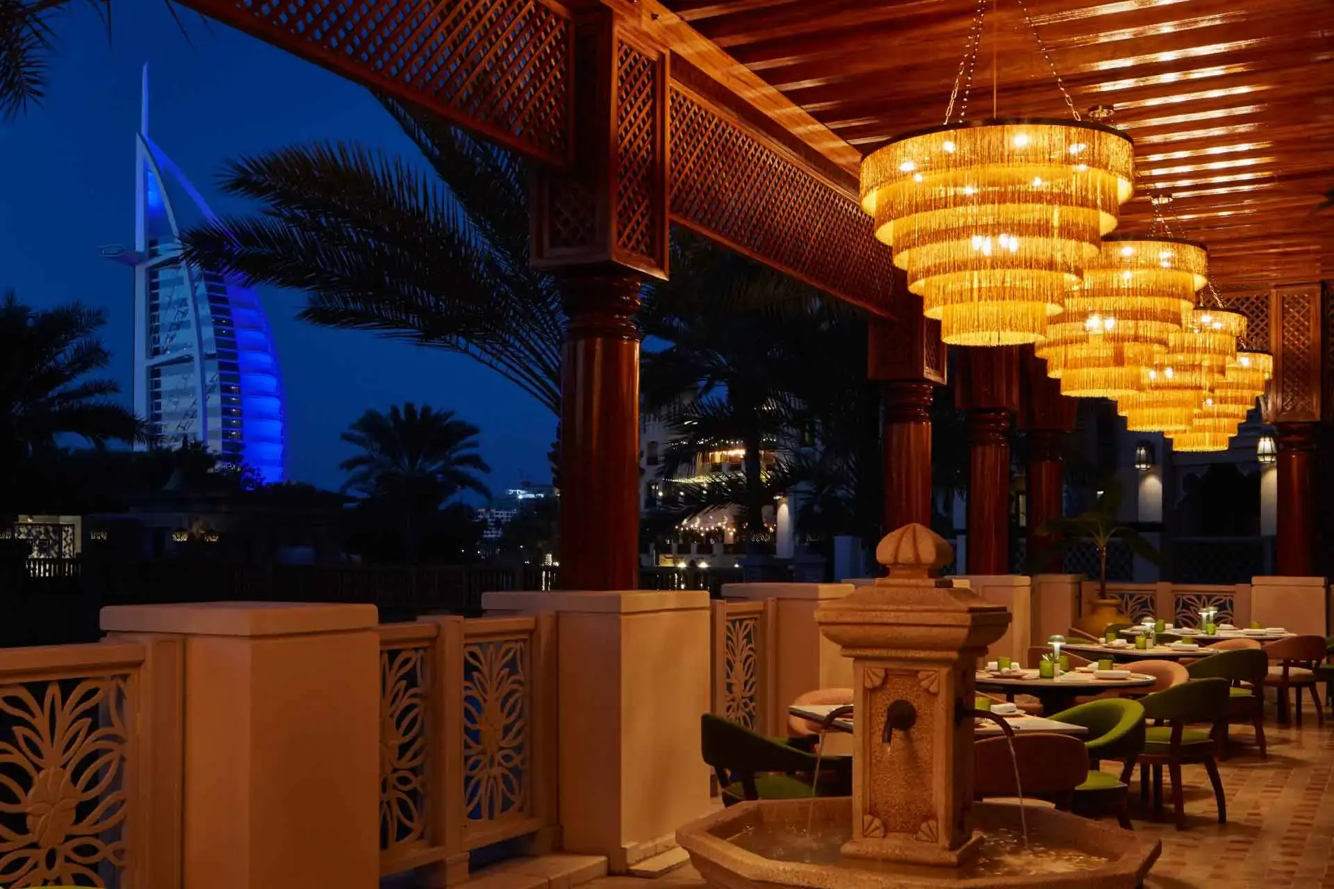 Discover the curated Iftar and Suhour menus at Jumeirah Hotels and Resorts this Ramadan. From coastal buffets on Saadiyat Island to the iconic Al Majlis at Madinat Jumeirah.