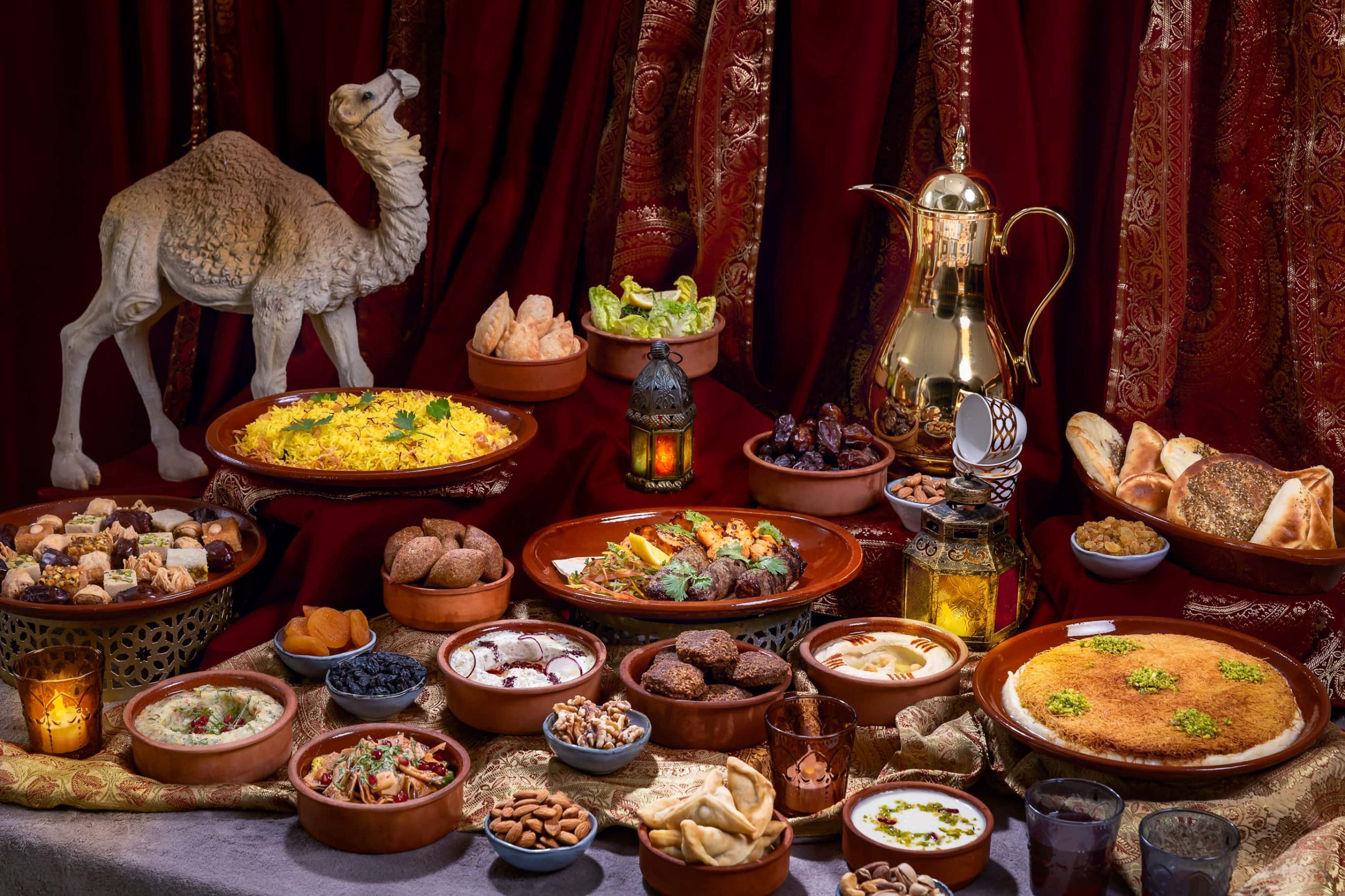 Explore the ultimate Ramadan 2026 guide. From farm-to-table Iftars in Deira to luxury staycations at JA Ocean View and Vida Hotels, discover where to celebrate the Holy Month in the UAE.
