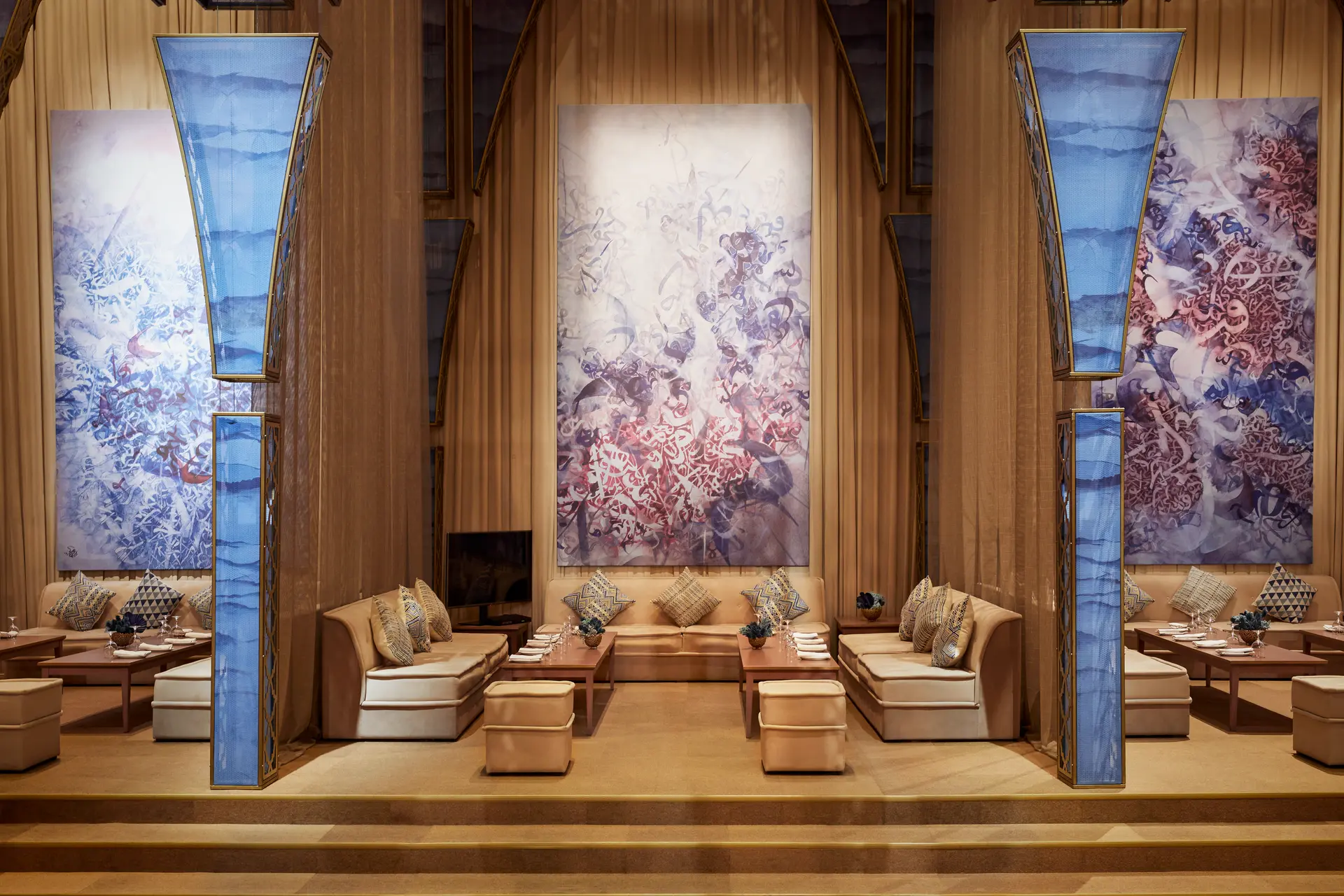 Discover the curated Iftar and Suhour menus at Jumeirah Hotels and Resorts this Ramadan. From coastal buffets on Saadiyat Island to the iconic Al Majlis at Madinat Jumeirah.