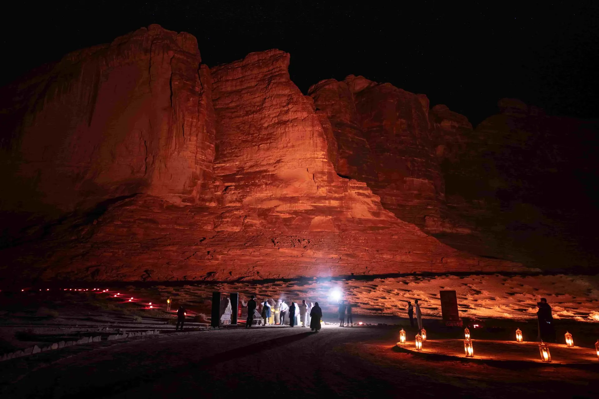 Discover why AlUla, Saudi Arabia is the perfect setting for a Valentine's proposal. Explore understated luxury, secluded viewpoints, and timeless heritage for an unforgettable engagement.