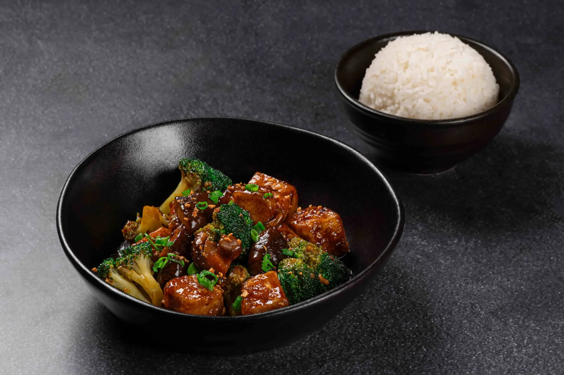 Discover the top vegan menus in Dubai for Veganuary 2026. From 99 Sushi’s gold-leaf maki to the Waldorf Astoria’s vegan wellness package, explore the best plant-based treats in the city.