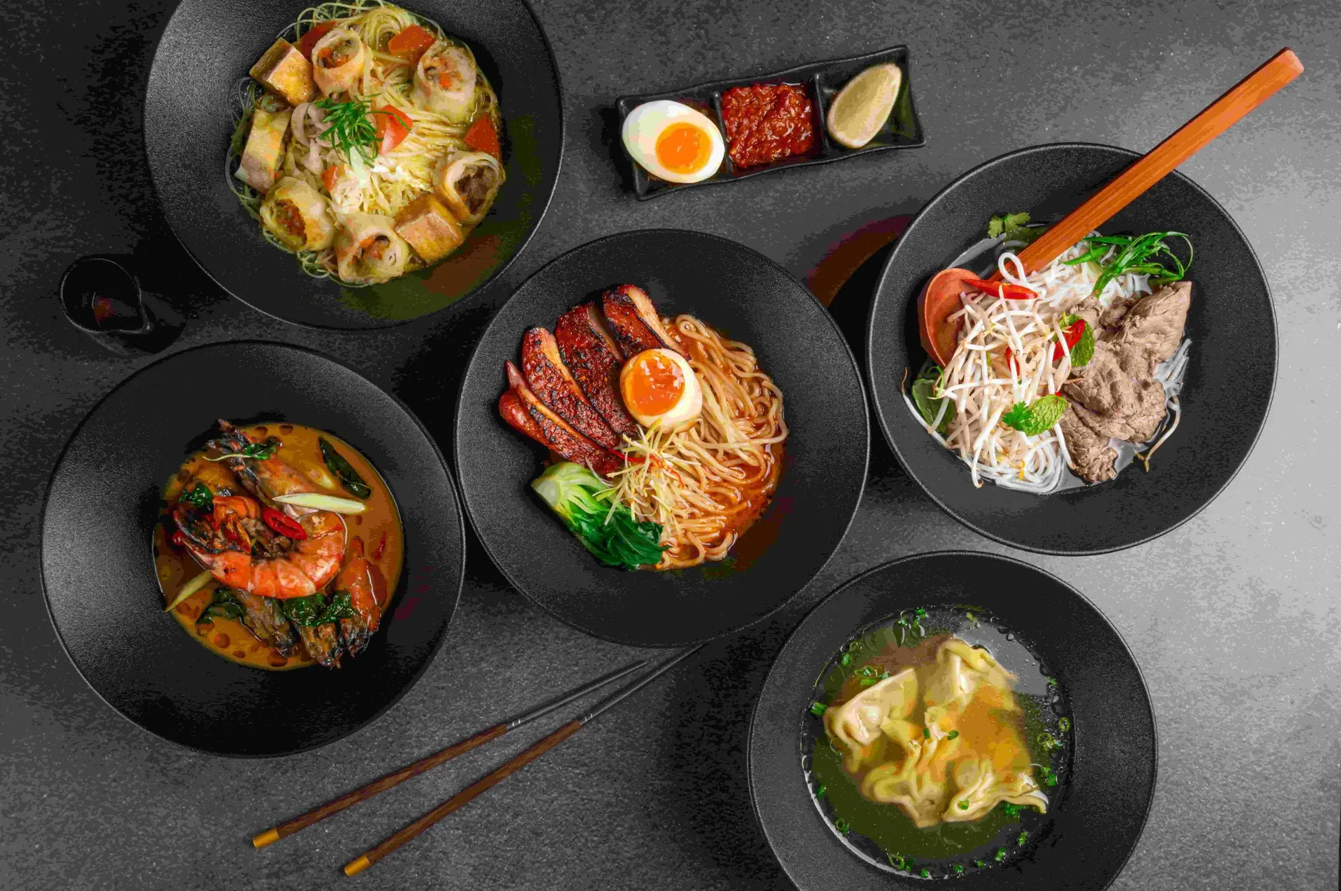 Explore the ultimate Ramadan 2026 guide. From farm-to-table Iftars in Deira to luxury staycations at JA Ocean View and Vida Hotels, discover where to celebrate the Holy Month in the UAE.