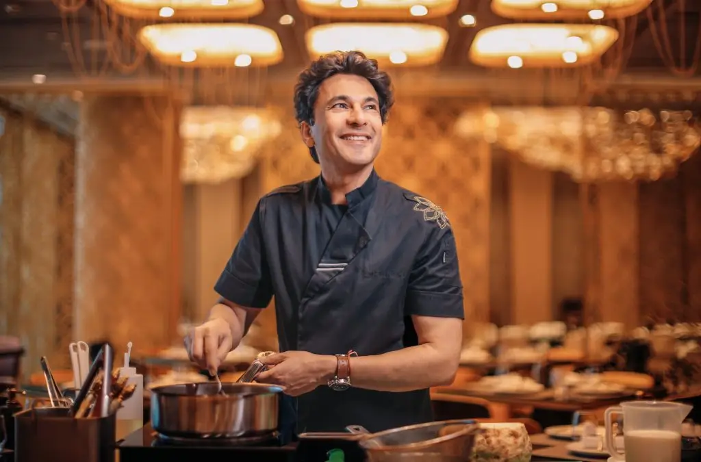 Chef Vikas Khanna returns to Kinara at JA Lake View Hotel on 28 February 2026 for a 6-course royal Indian tasting menu with Sula Wines pairings.