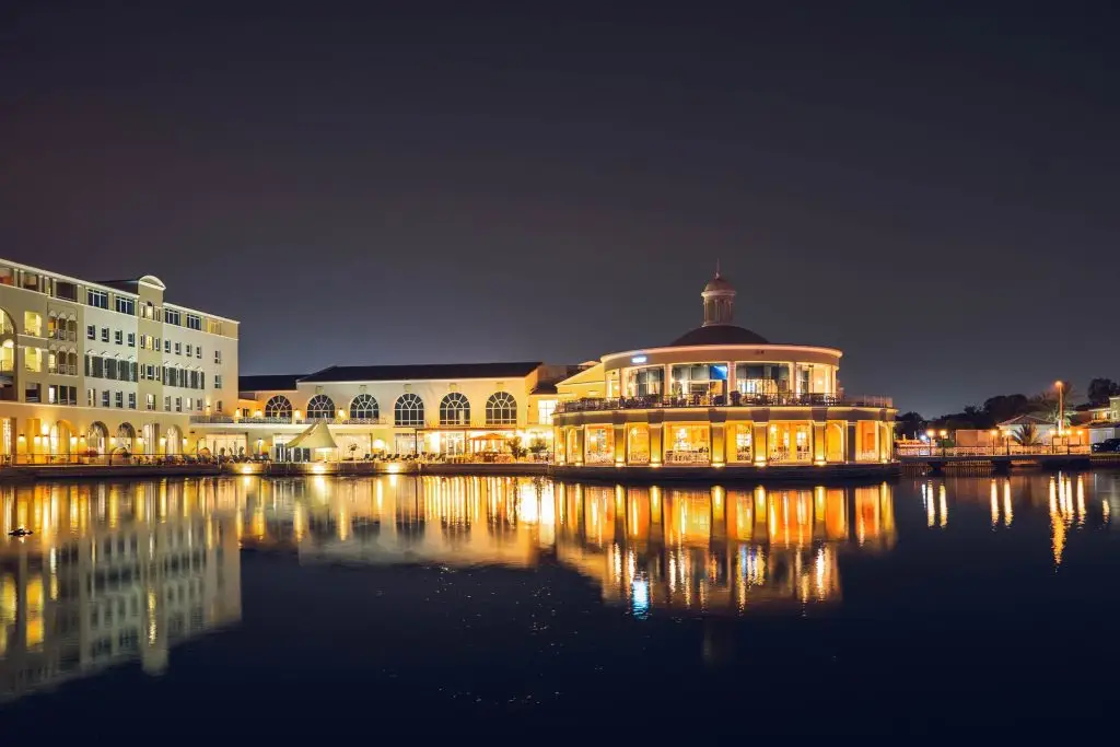 Millennium Lakeview Hotel in Dubai Investment Park offers a 119 AED Iftar at Lakehouse Bistro and a 10% discount on Ramadan stay packages for 2026.