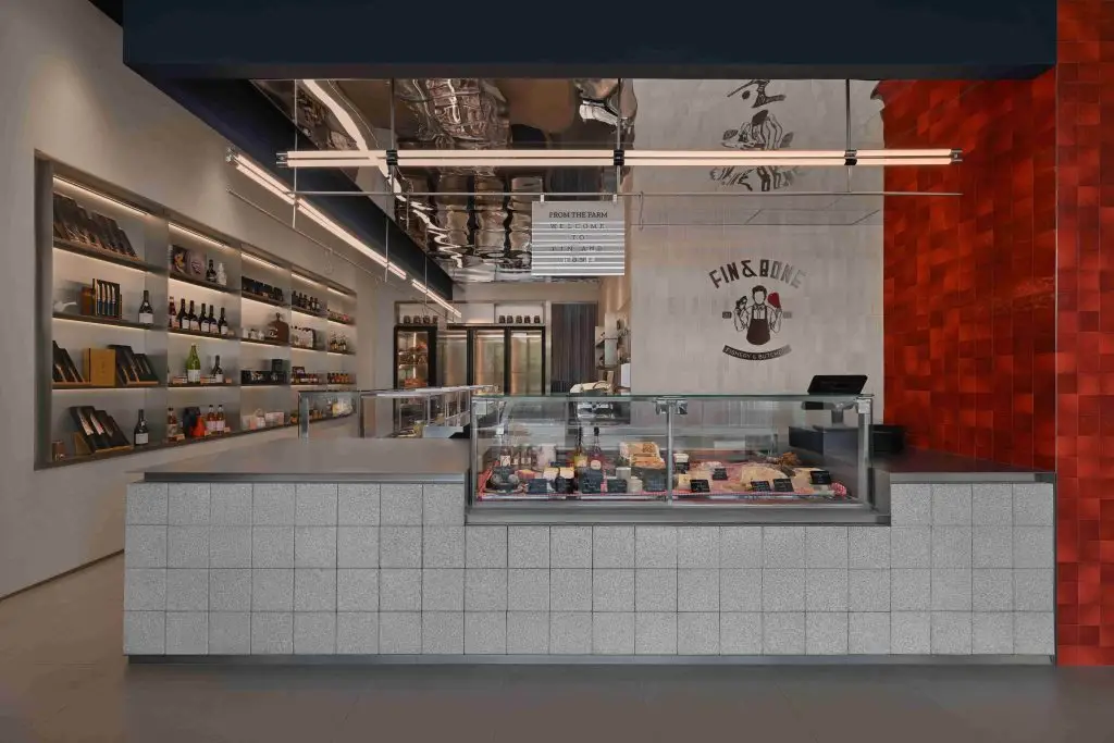 Learn how to make the perfect Beef Wellington at Fin & Bone Al Barari. New butchery masterclasses include sausage making and technical meat preparation.