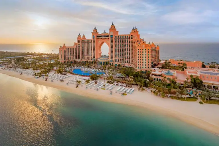 Atlantis The Royal holds onto its Three MICHELIN Key status for a second year, while Atlantis, The Palm enters the MICHELIN Guide hotel selection for the first time in 2026.